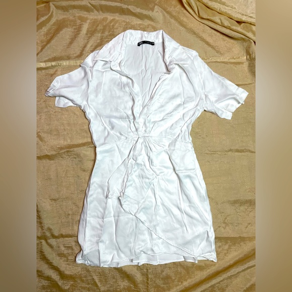 White dress - Picture 1 of 2